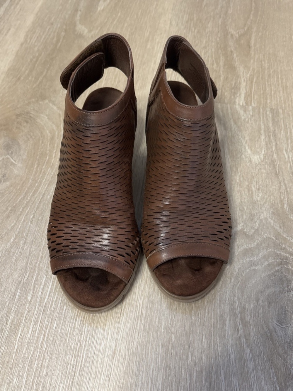 Walking Cradles Nikki Brown Leather Peep Toe Sandals | Size 7.5